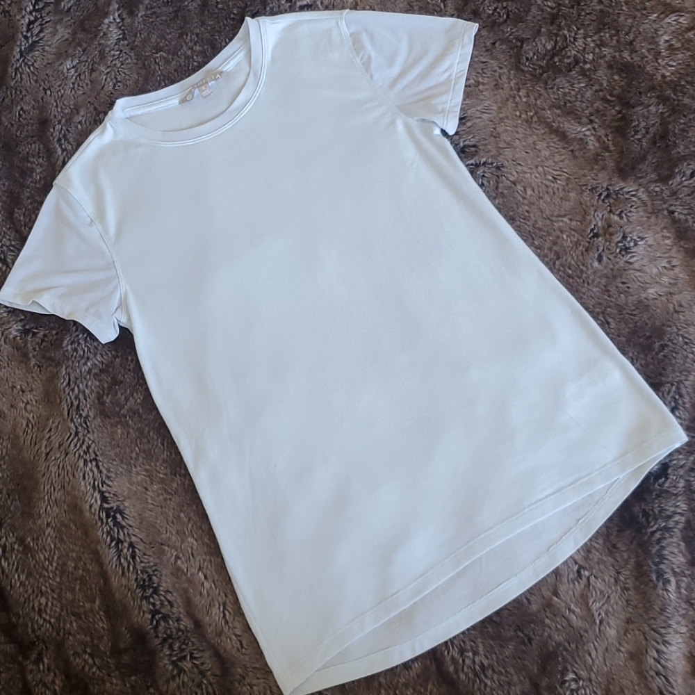 Athleta soft tee